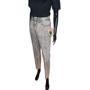 Vintage 80s bonjour Acid Washed Mom Jeans with Tapered Leg | Size 11/12